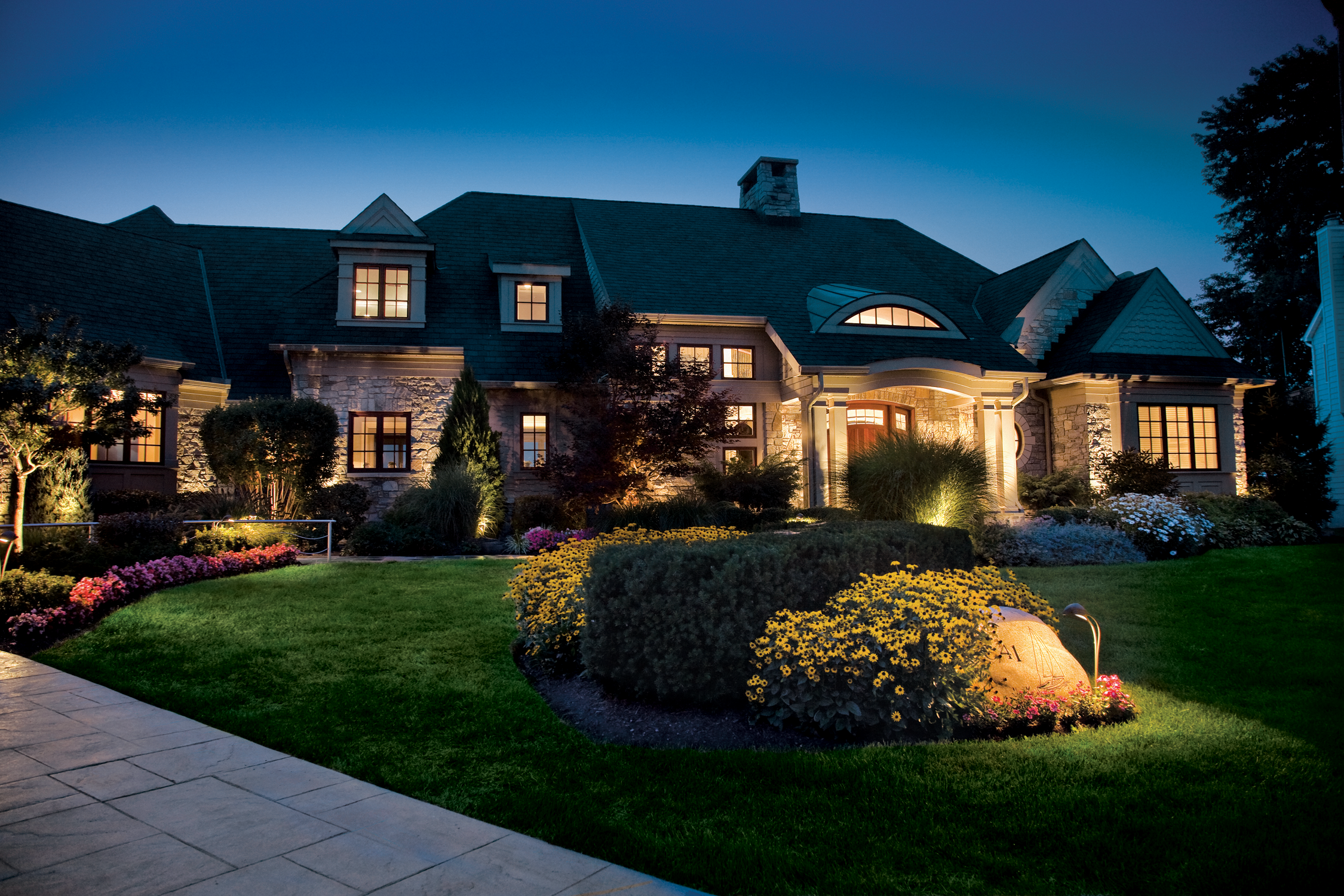The Outdoor Lighting Ideas For Update Your House ...