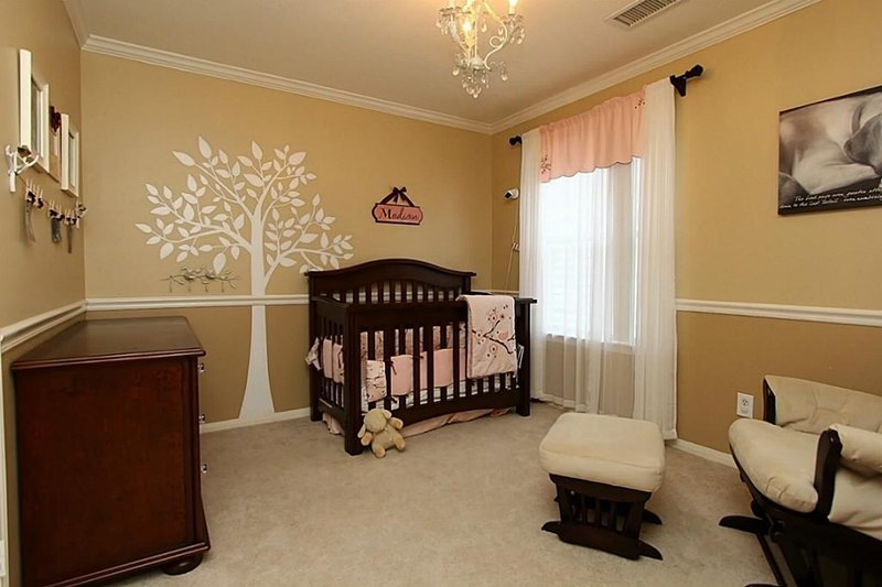 bedrooms with chair rails and crown moldings