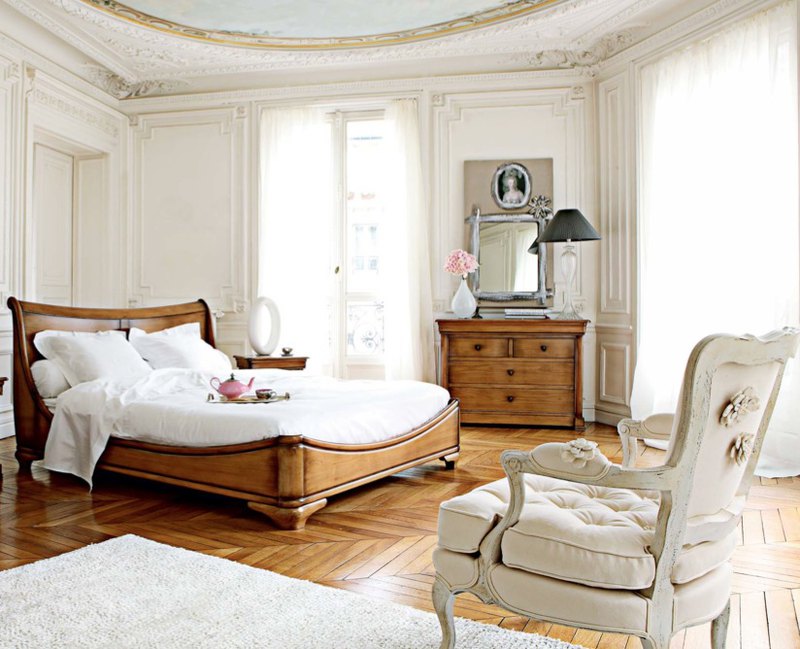 traditional old world bedroom decoration crown molding
