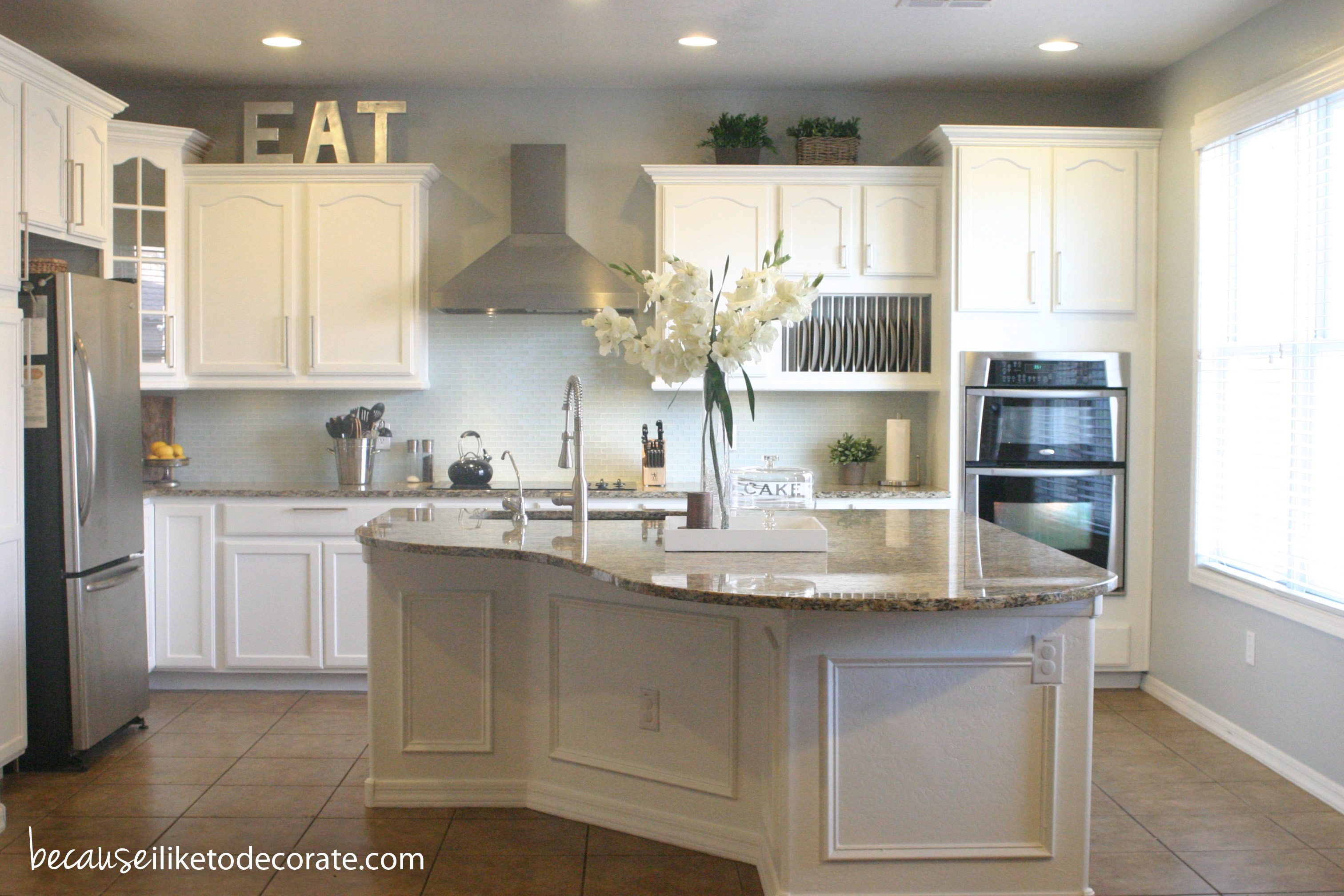 molding design for kitchen