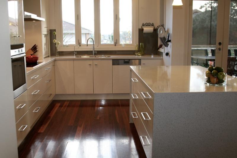 10 Amazing Small Kitchen Design Ideas: how to make a small space