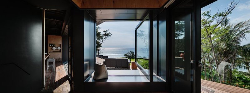 the most beautiful seafront home ever (25)