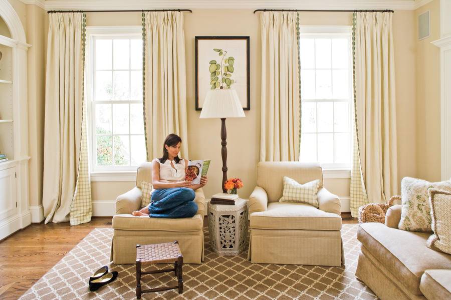 25 Cool Living Room Curtain Ideas For Your Farmhouse Interior Design