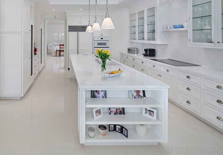 white gloss kitchen