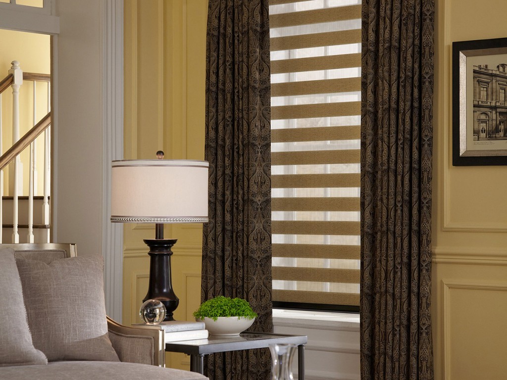 Wood Venetian blinds