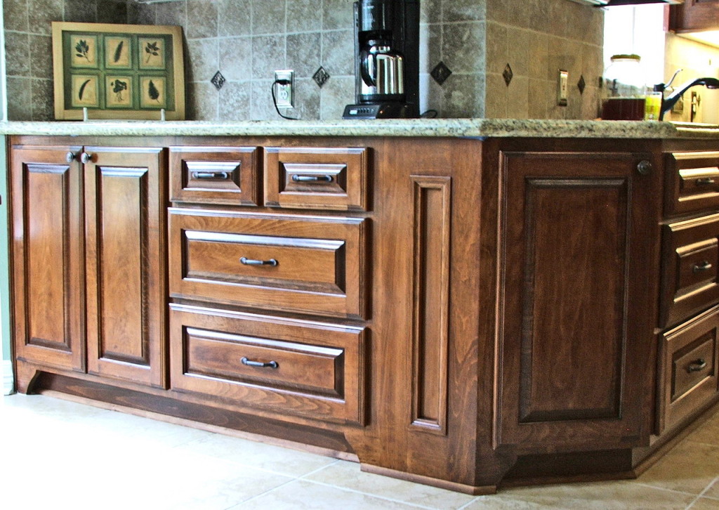 kitchen backsplash pictures with white cabinets