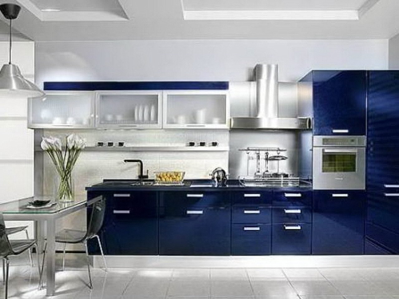 Темно синяя кухня