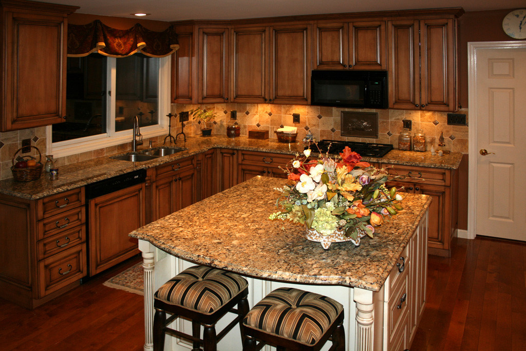 Maple Kitchen Cabinets With Granite Countertops Interior Design