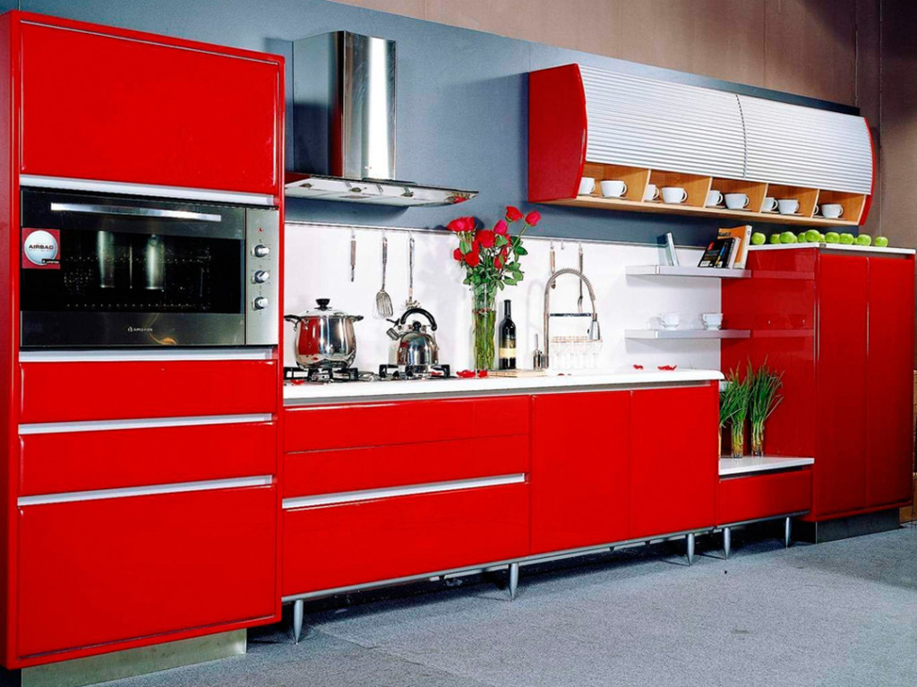 red gloss kitchen