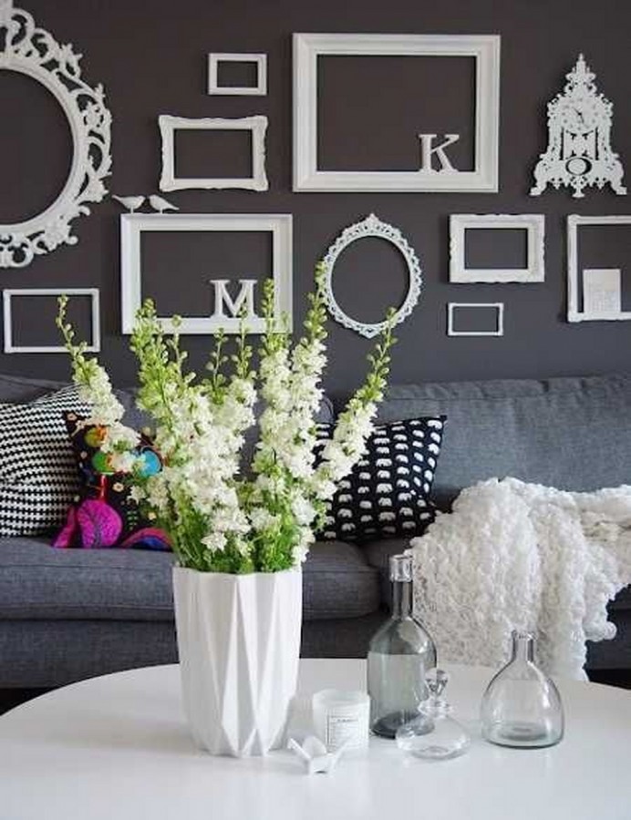 Create a Gallery Wall with Empty Frames Create a Gallery Wall with Empty Frames