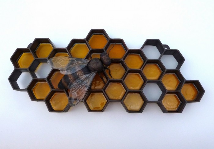 Bee in a Honeycomb Sculpt Design. Bee in a Honeycomb Sculpt Design.