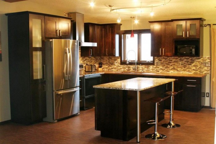 Awesome Maple Espresso Kitchen Cabinet and Small Tile Backsplash Awesome Maple Espresso Kitchen Cabinet and Small Tile Backsplash