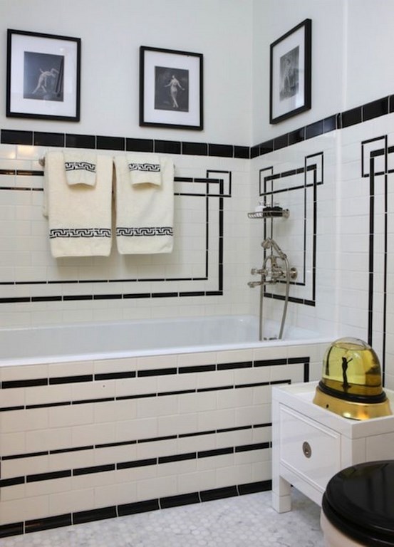 Classic Decor With Black And White Tile