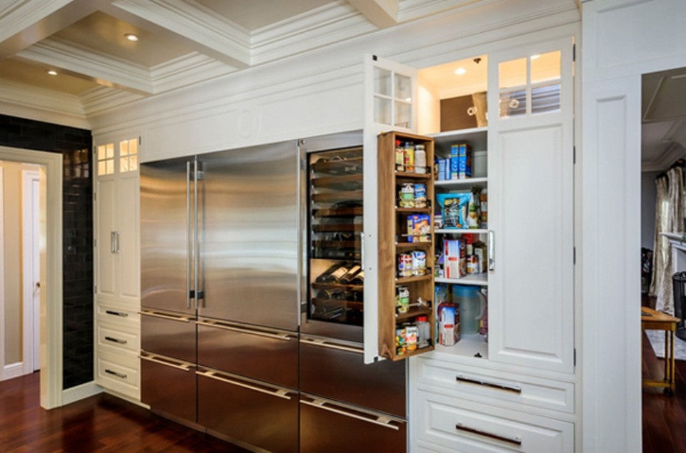 20 Variants of White Kitchen Pantry Interior Design Inspirations