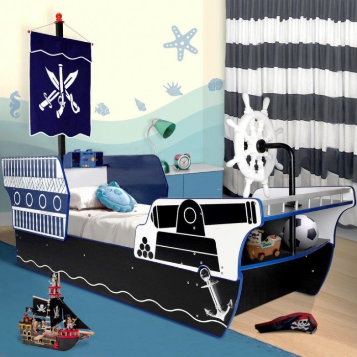 Innteresting Pirate Ship Bed Design