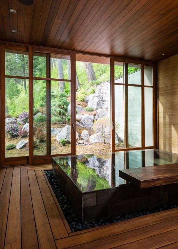 Japanese Soaking Tub with View of Forest | Gardenista