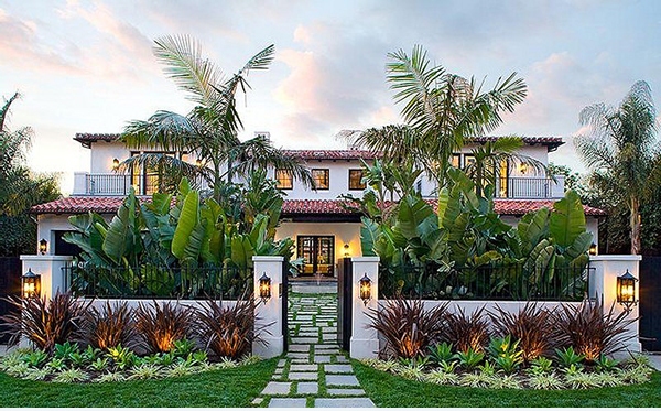 Lush Garden Front Yard Lush Garden Front Yard