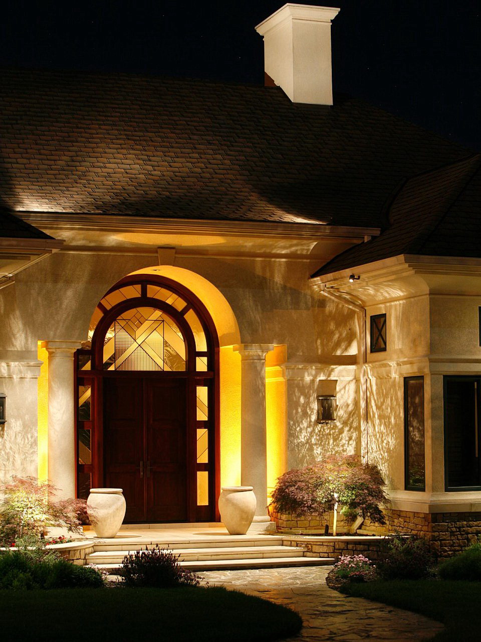 Eye-Catching Light: 22 Landscape Lighting Ideas - Interior Design ...