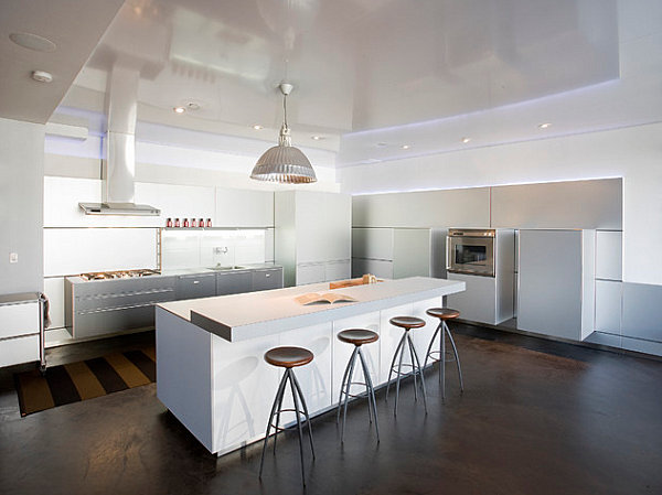 Sleek contemporary kitchen bar