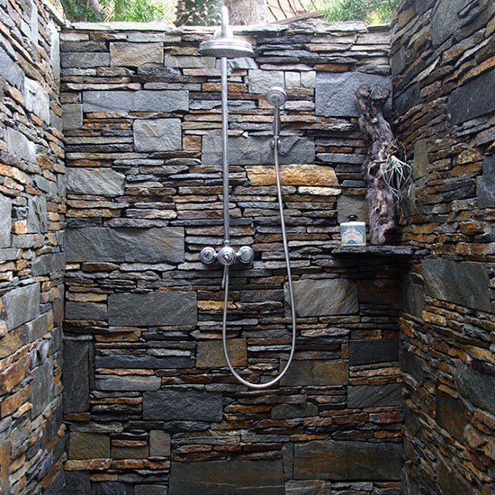 Slate-walled outdoor shower