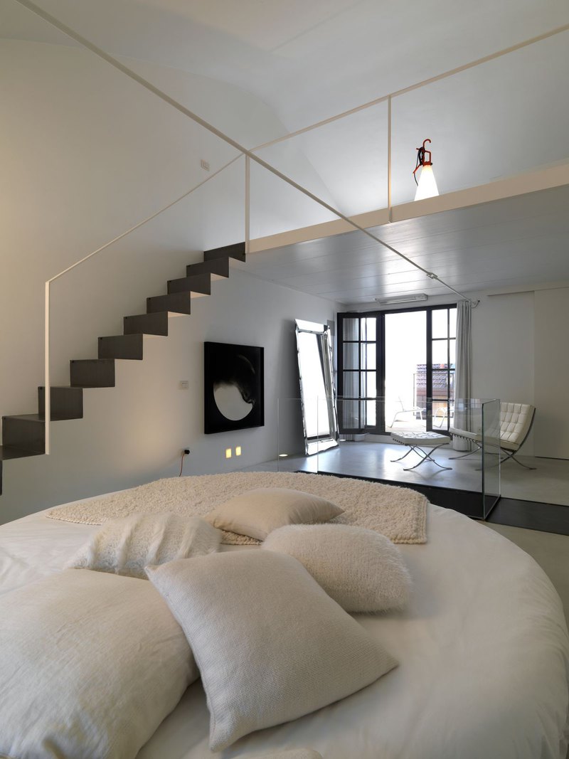 good loft bedroom design with modern loft bedroom interior design photo
