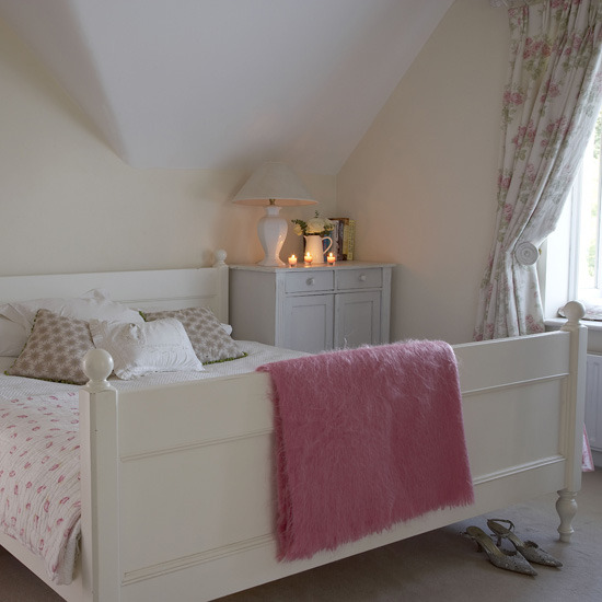 white attic bedroom designs for lofts