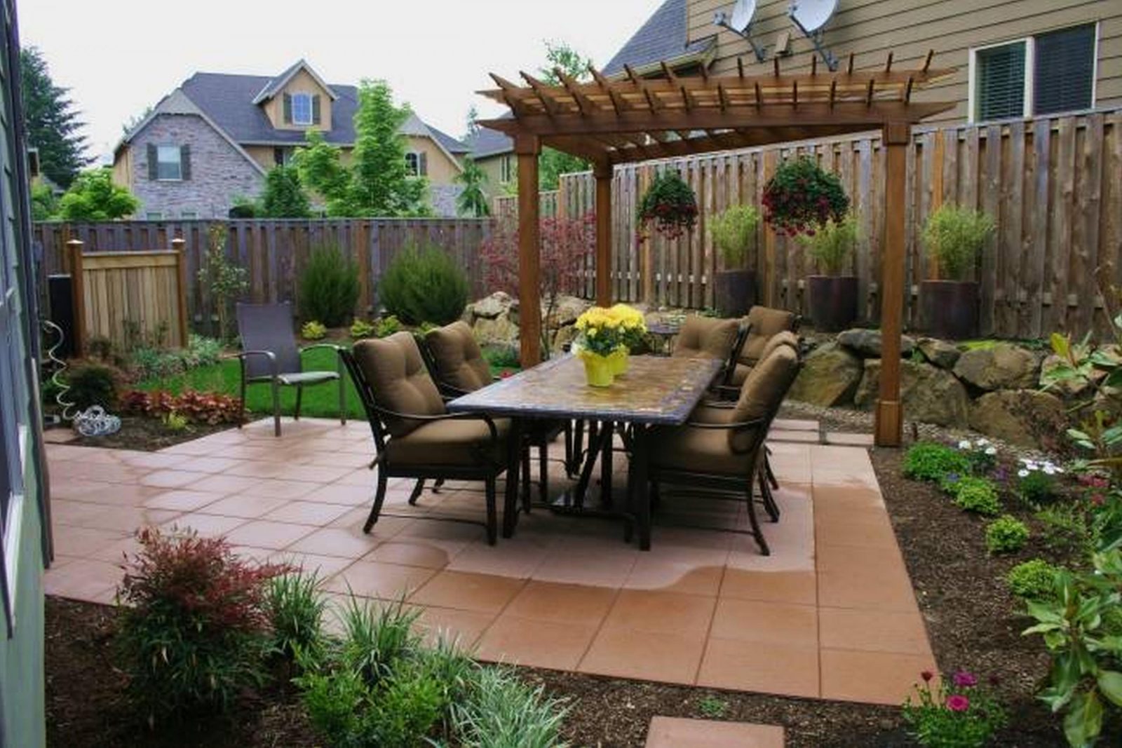 Backyard Patio Ideas for Small Spaces On a Budget : Small Backyard Patio Designs With Fireplace On A Budget