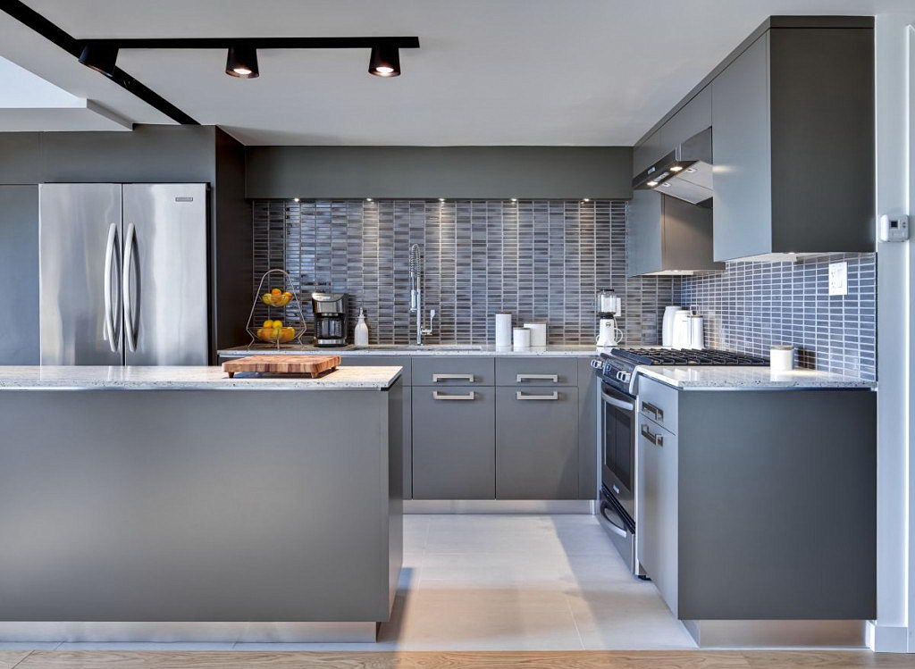 arrangement-for-luxurious-grey-wall-kitchen-design-ideas