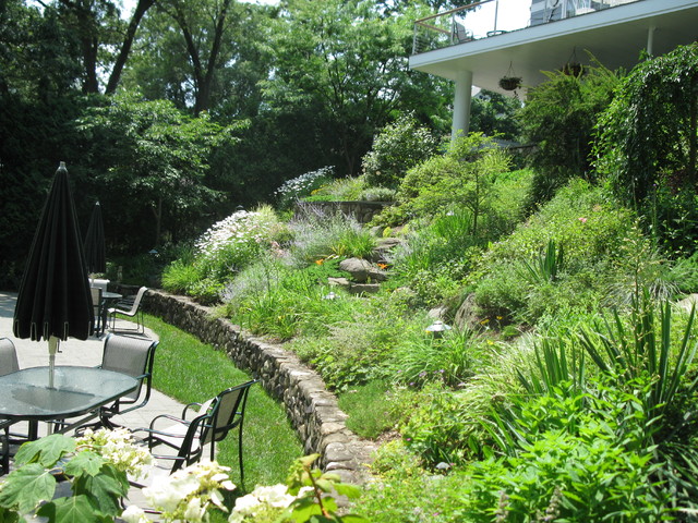sloped backyard landscaping ideas