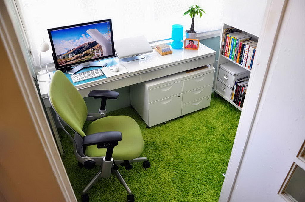 Small and simple home office design idea