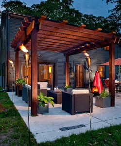 Gorgeous torches create a truly spellbinding pergola setting Outdoor Inspiration: Cool Tiki Torches To Light Up Your Magical Evenings