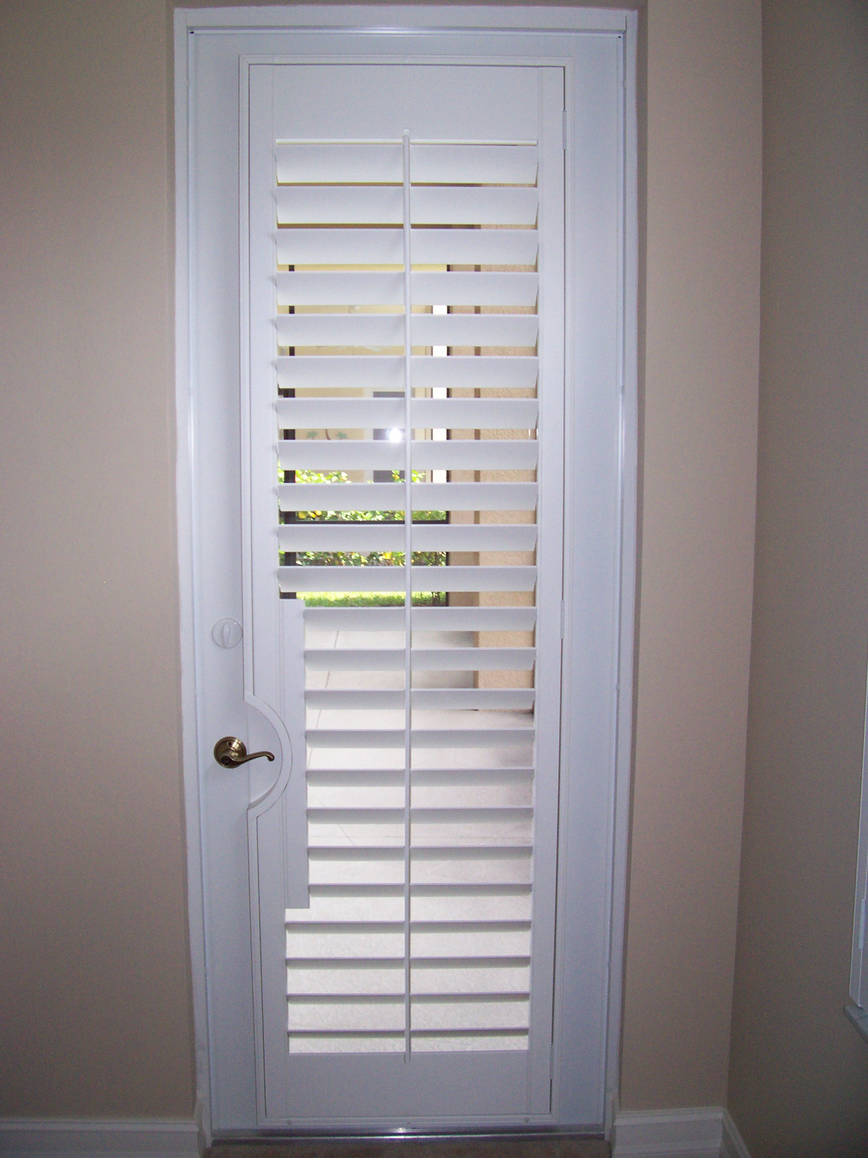26 Good And Useful Ideas For Front Door Blinds - Interior Design