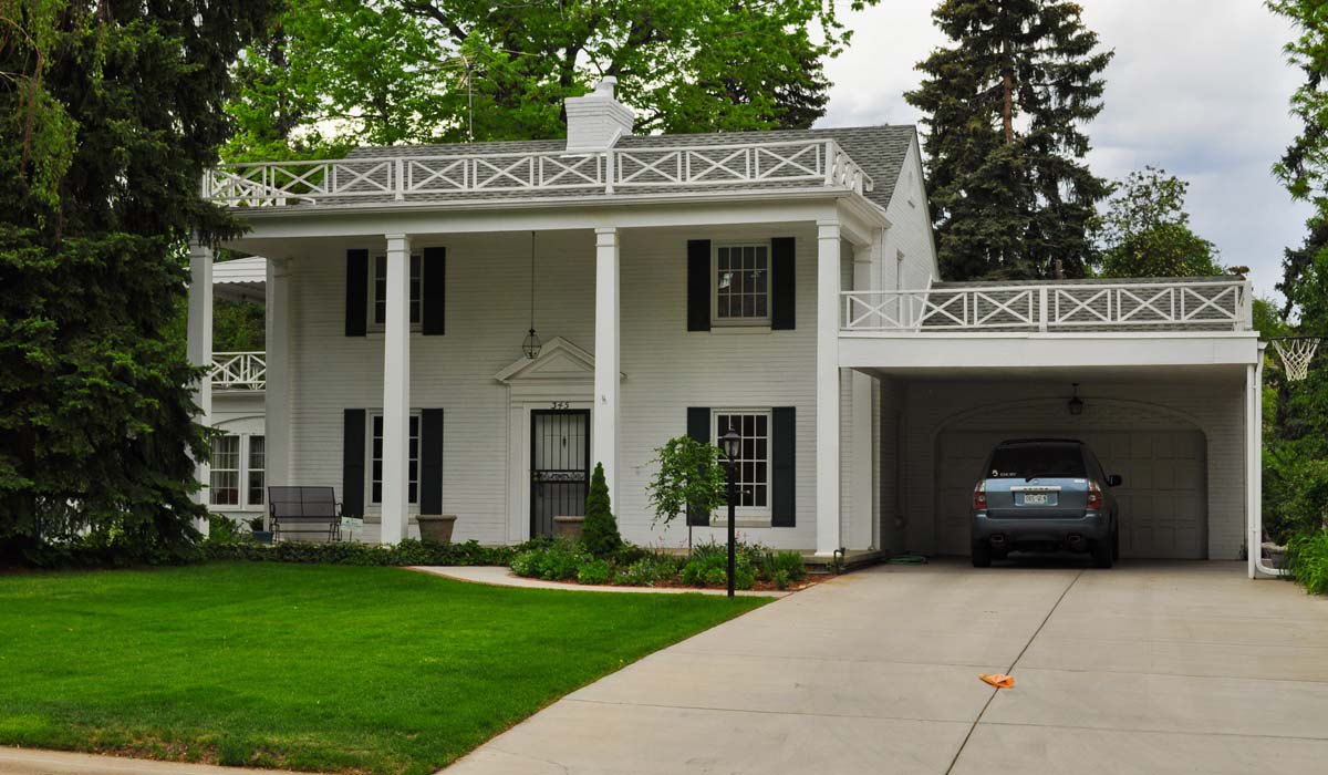 design home placement of garage