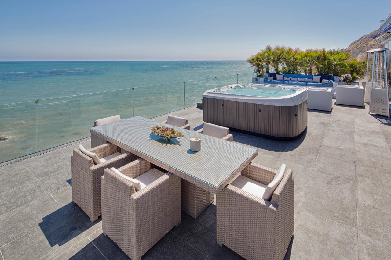 Modern Beachfront Deck