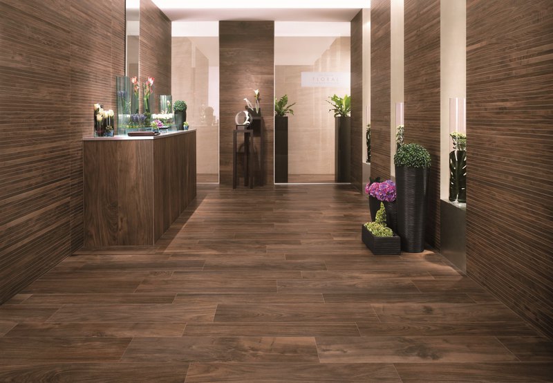Laminate Hardwood Floors Ideas in bathroom