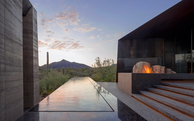 Desert courtyard house