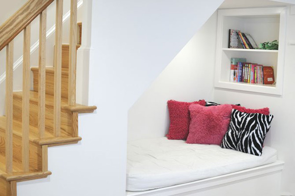 UNDER THE STAIRS – PLAY ROOMS AND READING NOOKS