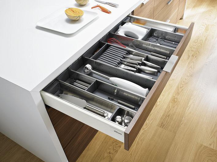 Make Life Easier: 7 Kitchen Cabinet Drawers That Will Do It