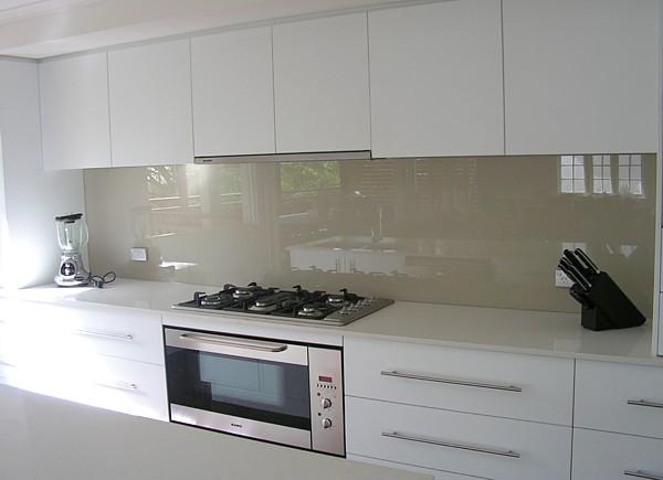 white gloss kitchen design ideas