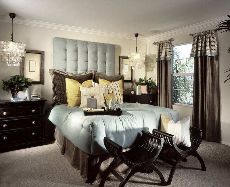 Another small master bedroom expertly designed creating a luxurious bedroom environment