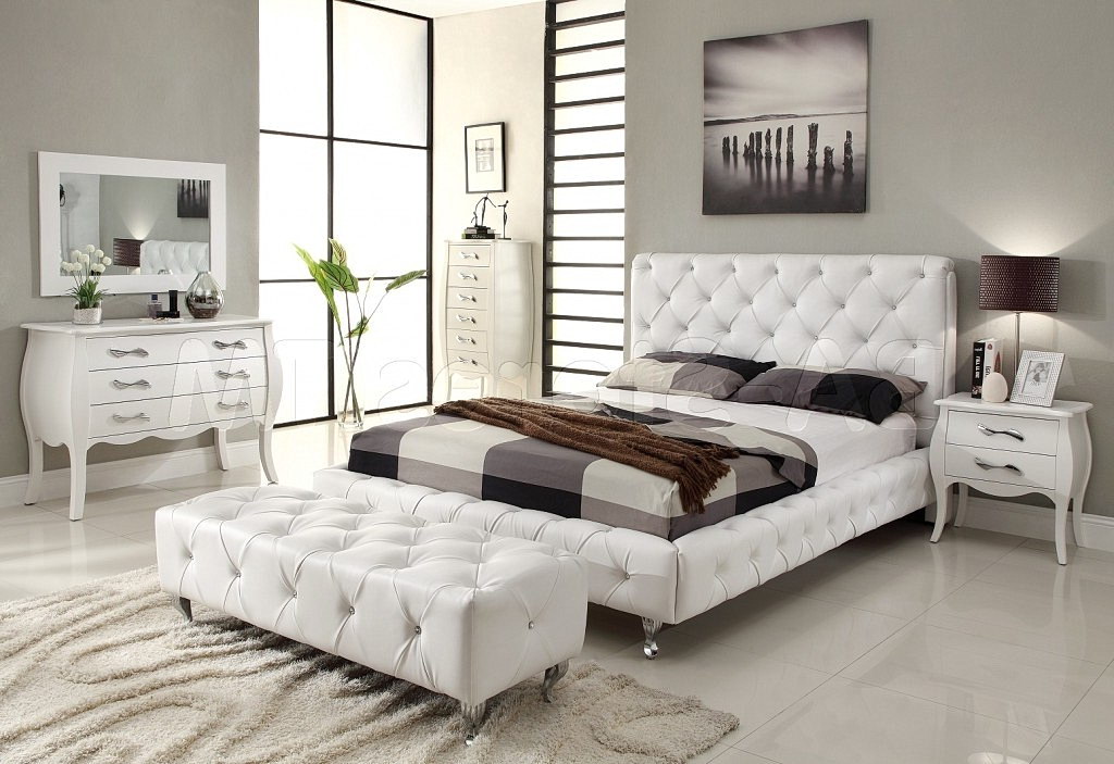 contemporary bedroom photo
