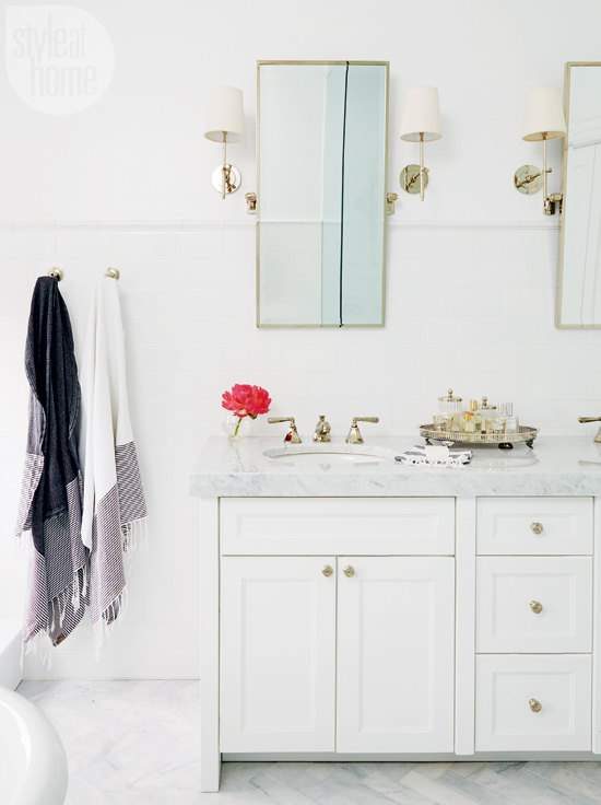 elegant bathroom vanitiy with mirrors