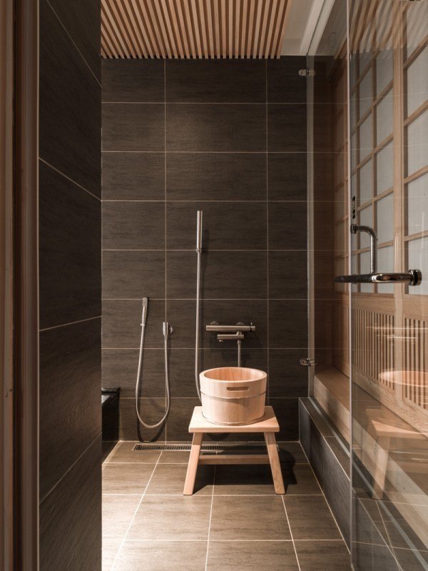 minimalist bathroom Japanese style interior design marble tiles