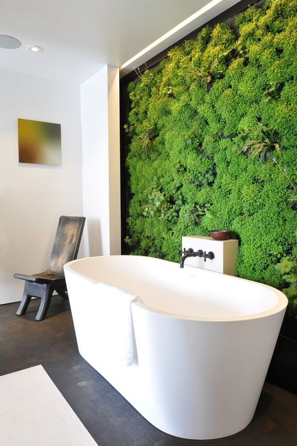 Green living wall for the contemporary bath