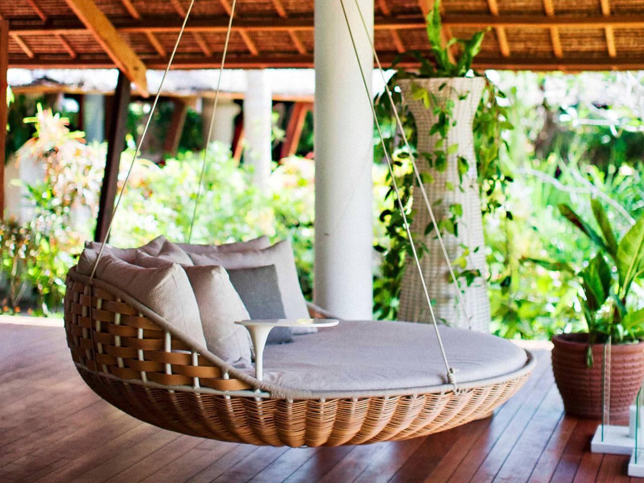 Cool and simple Patio Swings Decoration