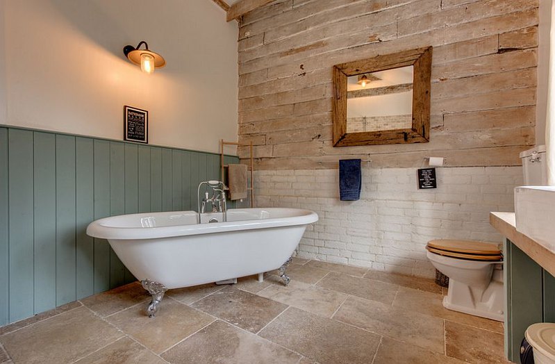 Cool Rustic Bathroom