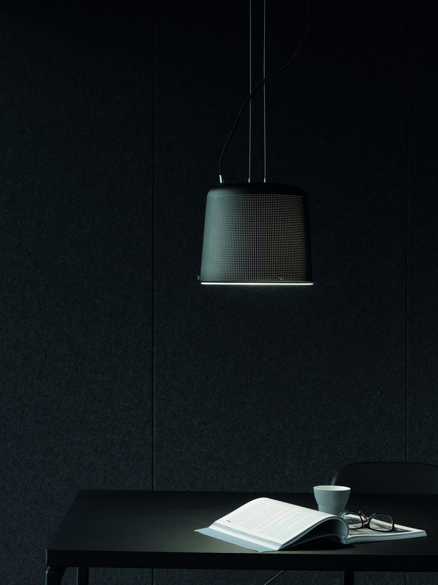 vipp-shelter-metal-prefab-house-ships-decorated-16-table-lamp-1.jpg