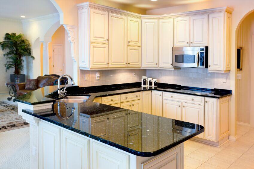 36 Inspiring Kitchens with White Cabinets and Dark Granite ...