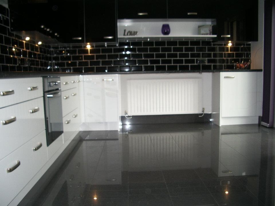 Tiler in Kirkby High Gloss Porcelain Floor Tiles