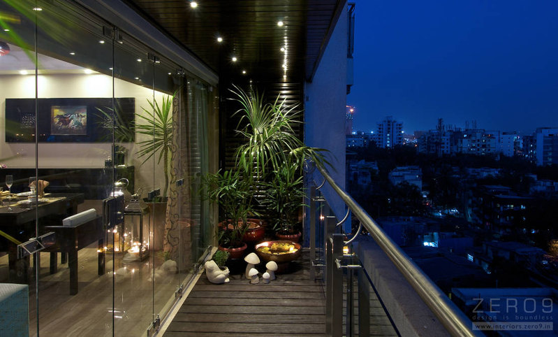 inside outside : Modern balcony, veranda & terrace by ZERO9